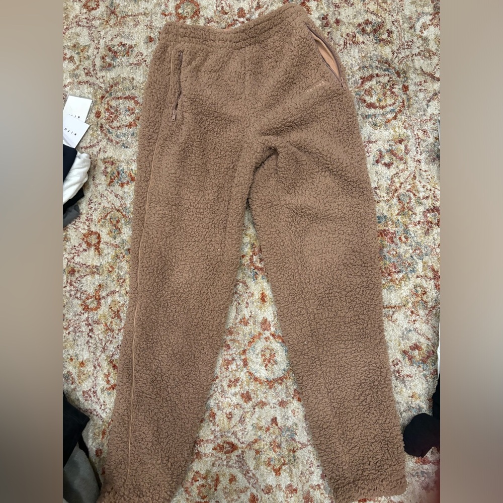 Skims teddy sweatpants